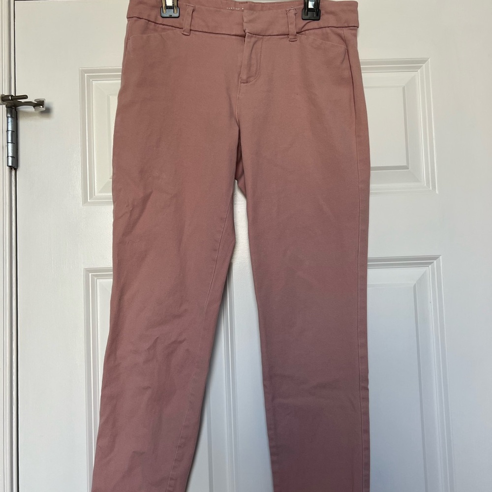 Old Navy Women's Pixie Pants in a Rose color
